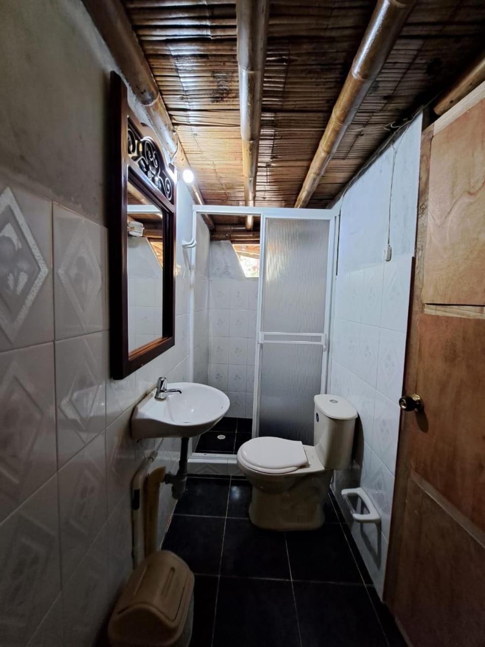 Hotel Guatape Adrianas Bambu מראה חיצוני תמונה